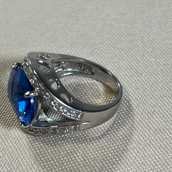 Ross Simons Sterling Silver Blue and Clear Stone Cocktail Statement Ring 6.75 - Picture 6 of 16